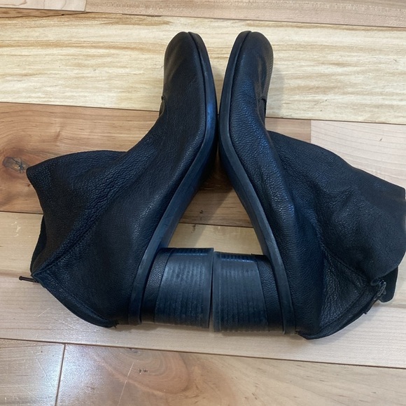 Elegant Black Women's Ankle Boots - Picture 10 of 15